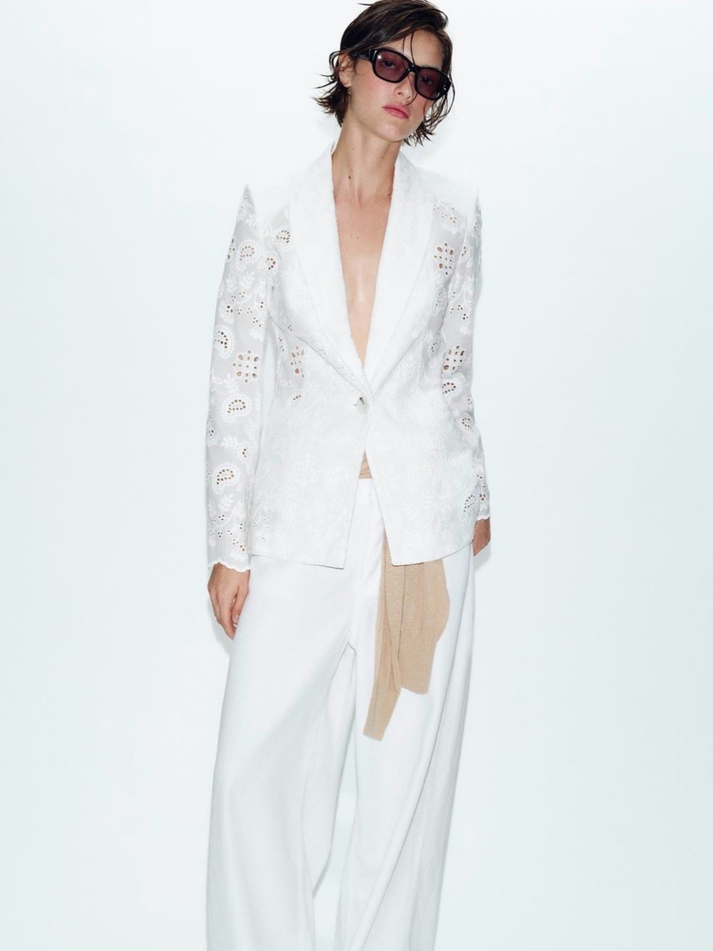 🔥🔥Zara White Eyelet Lace Blazer Jacket - Picture 2 of 4